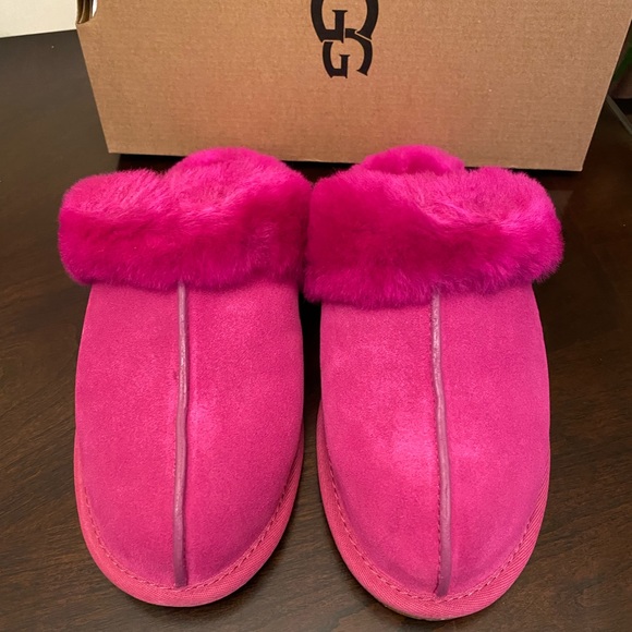 UGG Shoes - UGG SCUFFETTE II SLIPPERS